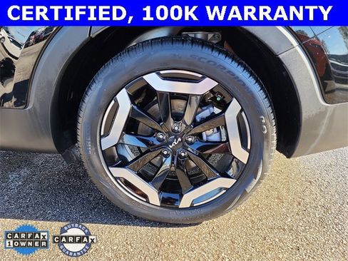 Used 2024 Kia Telluride EX w/ EX Captain's Chair Package image 31