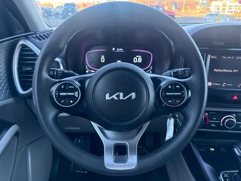 Used 2023 Kia Soul LX image 14