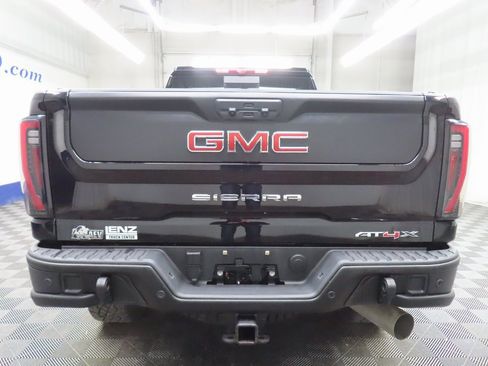 Used 2025 GMC Sierra 2500 AT4X w/ AT4X AEV Edition image 40
