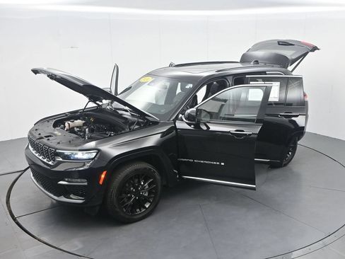 Used 2025 Jeep Grand Cherokee Summit AWD/4WD image 47