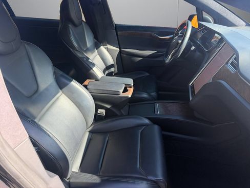 Used 2018 Tesla Model X 75D AWD/4WD image 13