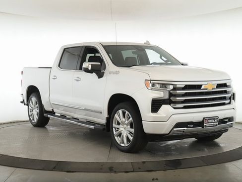 Used 2023 Chevrolet Silverado 1500 High Country w/ High Country Premium Package image 3
