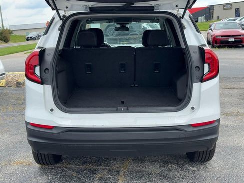 Used 2024 GMC Terrain SLE FWD image 6