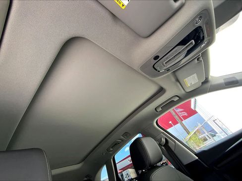 Used 2022 Audi Q5 Premium Plus w/ Premium Plus Package image 31