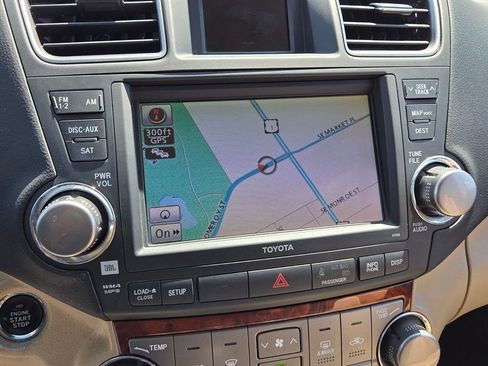 Used 2012 Toyota Highlander Limited w/ Tow Pkg image 28