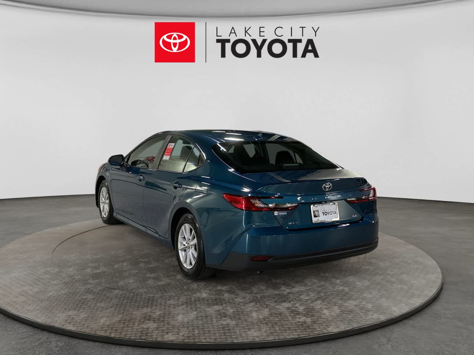 Used 2026 Toyota Camry LE FWD image 5