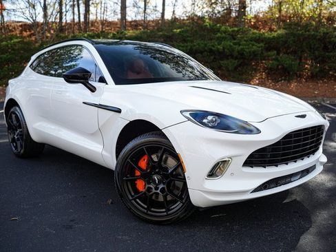 Used 2022 Aston Martin DBX image 16