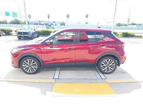 Used 2024 Nissan Kicks SV FWD image 7