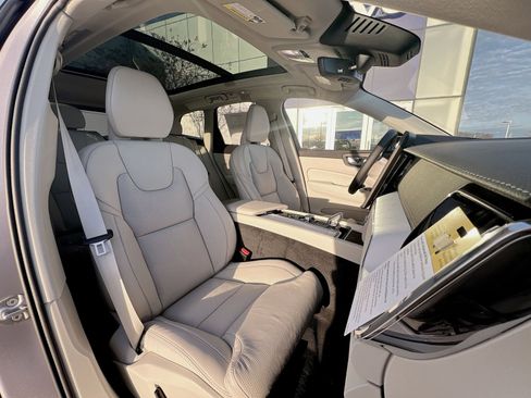 New 2026 Volvo XC60 B5 Ultra w/ Protection Package Premier image 26