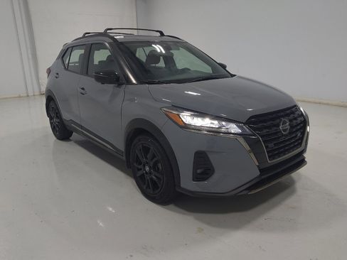 Used 2021 Nissan Kicks SR w/ Exterior Package FWD image 13