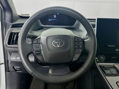 Used 2025 Toyota bZ4X AWD image 18