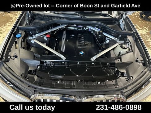Used 2021 BMW X7 xDrive40i w/ Premium Package AWD/4WD image 10