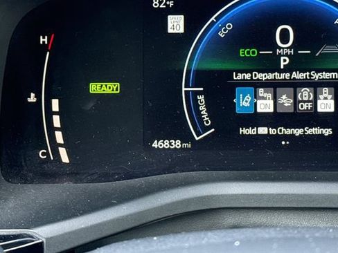 Used 2025 Toyota Camry LE FWD image 32