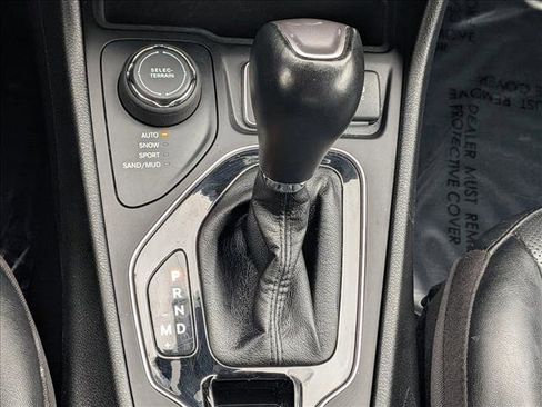 Used 2023 Jeep Cherokee Altitude Lux image 12