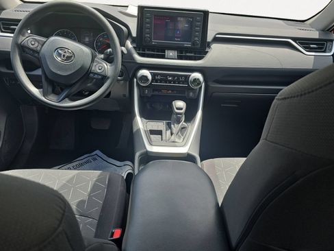 Used 2021 Toyota RAV4 XLE w/ Convenience Package FWD image 5
