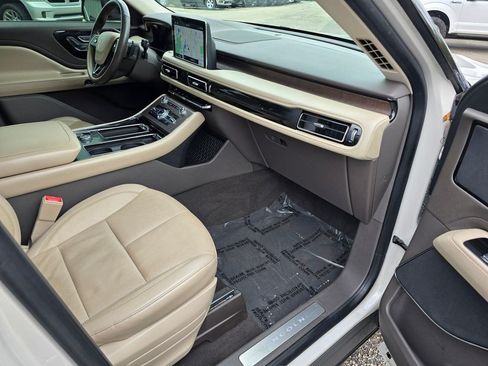 Used 2020 Lincoln Aviator Grand Touring w/ Equipment Group 301A AWD/4WD image 35