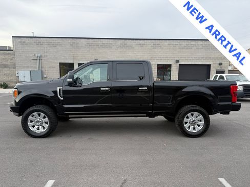 Used 2018 Ford F250 Platinum w/ Platinum Ultimate Package image 4