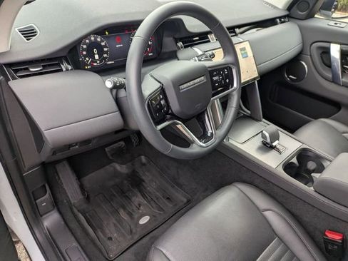 Used 2025 Land Rover Discovery Sport S image 7