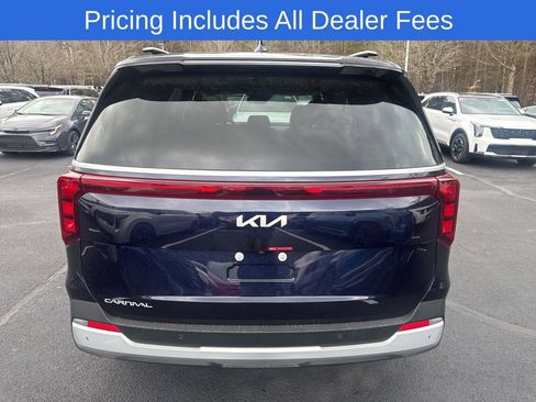 New 2026 Kia Carnival EX FWD image 19