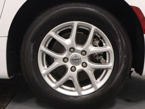 Certified 2023 Chrysler Pacifica Touring-L FWD image 26