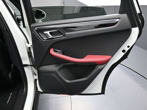 Certified 2023 Porsche Macan Turbo AWD/4WD image 25