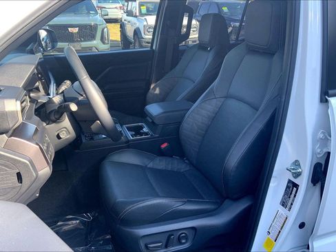 Used 2025 Toyota 4Runner TRD Off-Road Premium image 27