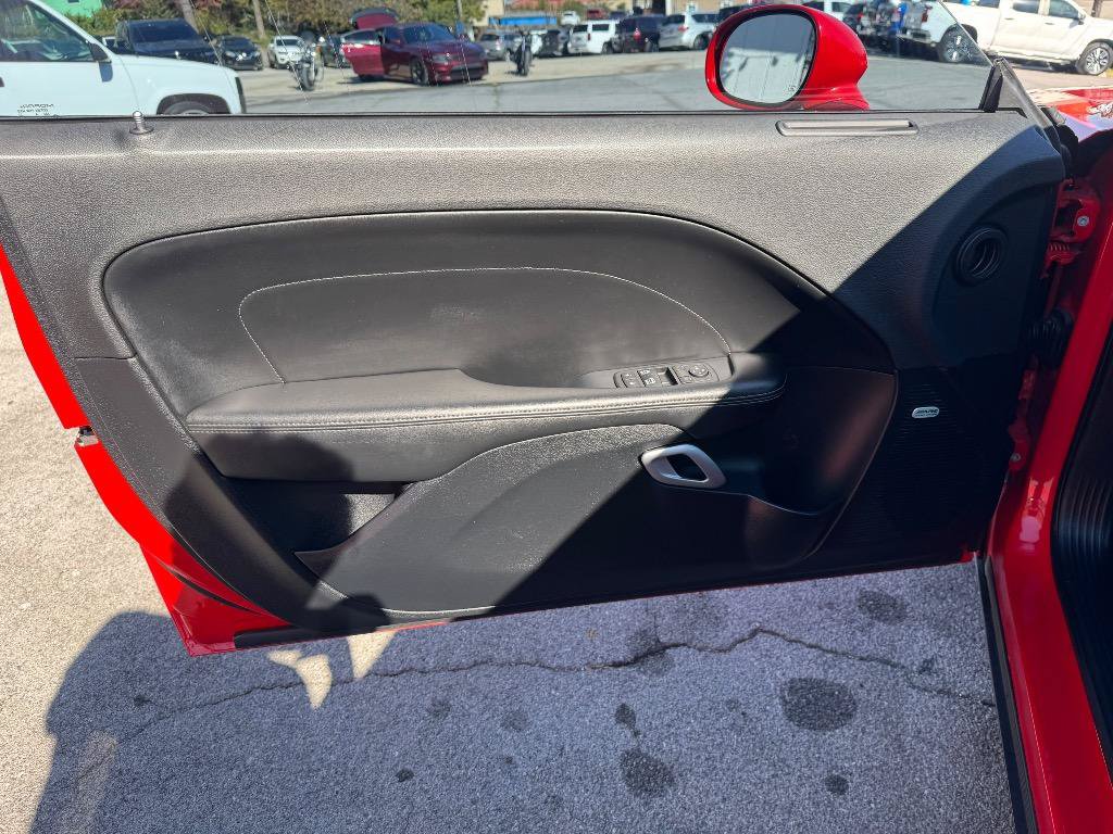 Used 2015 Dodge Challenger R/T Scat Pack w/ Leather Interior Group RWD image 9