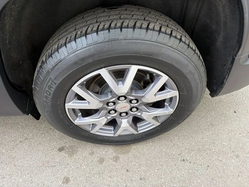Used 2020 GMC Acadia SLT FWD image 9