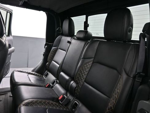 Used 2022 Jeep Gladiator Overland image 15