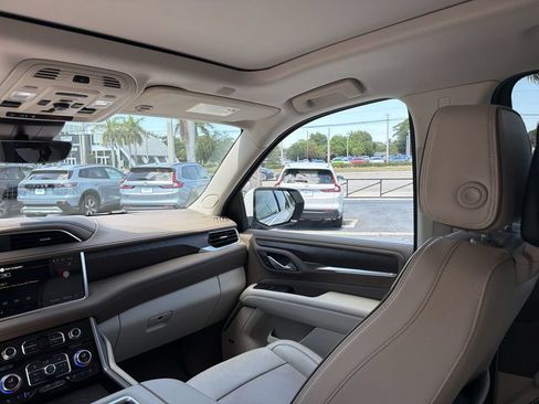 Used 2024 GMC Yukon XL Denali w/ Denali Reserve Package AWD/4WD image 11