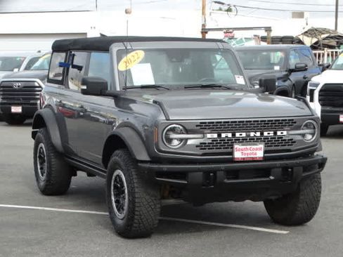 Used 2022 Ford Bronco Badlands image 2