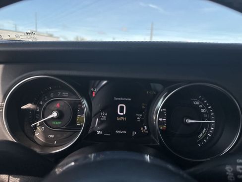 Certified 2022 Jeep Wrangler Unlimited Sahara AWD/4WD image 28