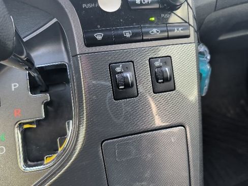 Used 2013 Toyota Venza XLE image 14