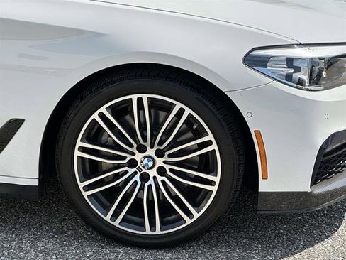 Used 2019 BMW 530i xDrive w/ M Sport Package AWD/4WD image 7