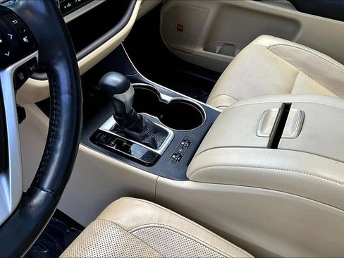 Used 2019 Toyota Highlander Limited Platinum AWD/4WD image 20