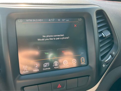 Used 2019 Jeep Cherokee Trailhawk w/ Cold Weather Group AWD/4WD image 10