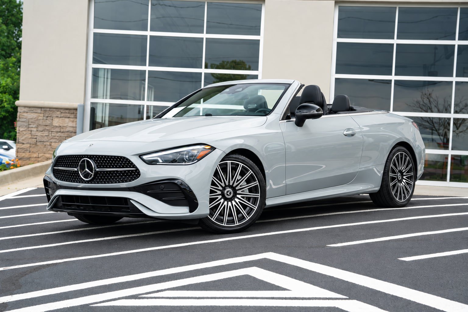 Used 2024 Mercedes-Benz CLE 450 4MATIC Cabriolet w/ Driver Assistance Package image 2