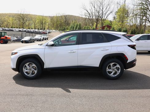 Certified 2022 Hyundai Tucson SEL w/ Cargo Package AWD/4WD image 4
