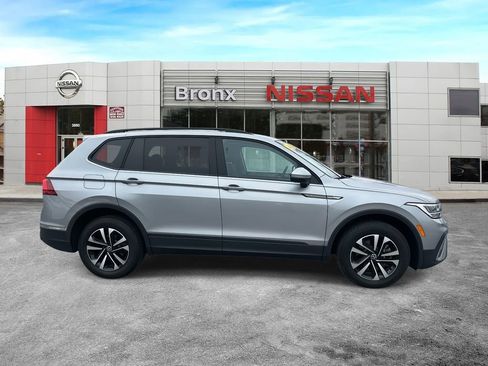 Used 2023 Volkswagen Tiguan S image 2