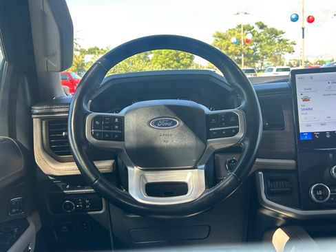 Used 2024 Ford Expedition Max Limited RWD image 9