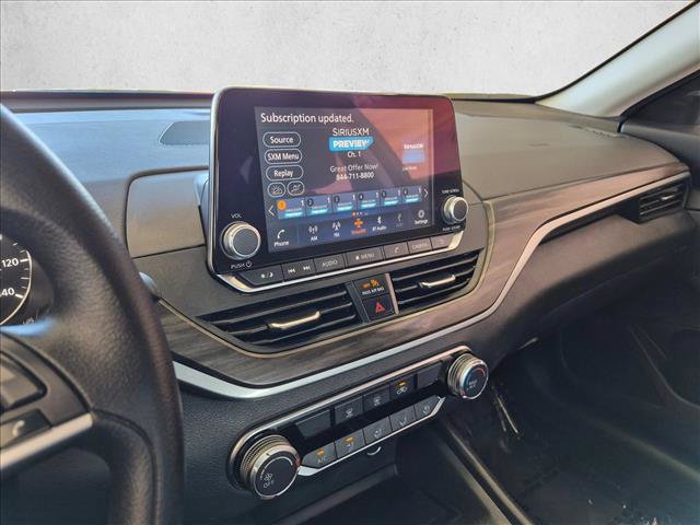 Used 2025 Nissan Altima 2.5 SV FWD image 20