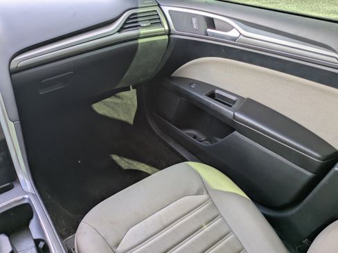 Used 2020 Ford Fusion S FWD image 18