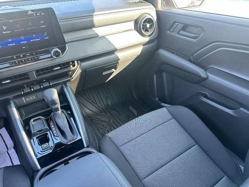 Used 2025 Chevrolet Colorado W/T RWD image 15