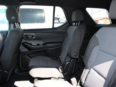 Used 2023 Chevrolet Traverse LT image 33