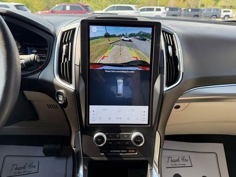 Used 2024 Ford Edge Titanium image 19