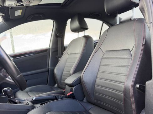 Used 2017 Volkswagen Jetta GLI image 11