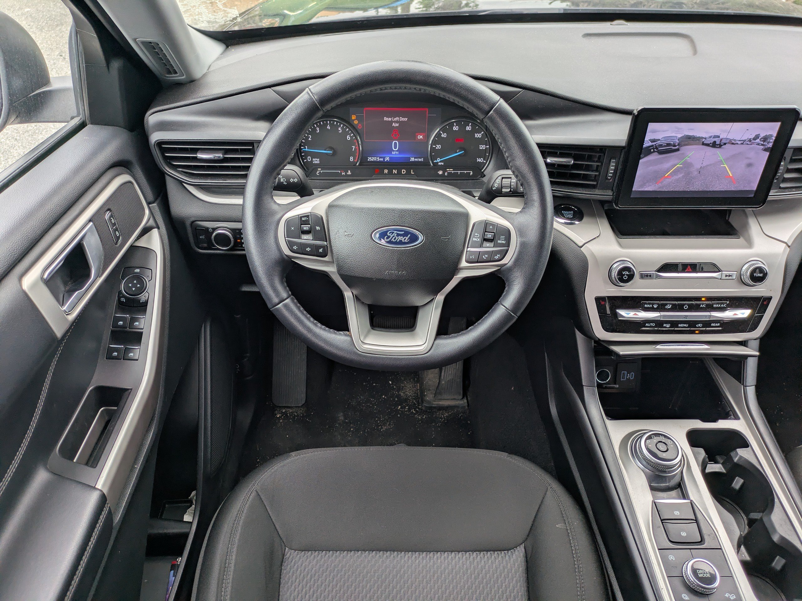 Used 2023 Ford Explorer XLT AWD/4WD image 16