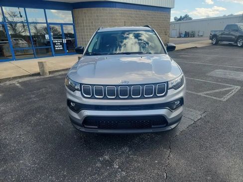 Used 2022 Jeep Compass Latitude AWD/4WD image 8