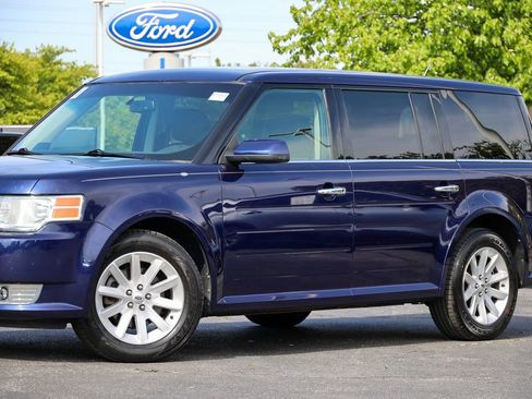 Used 2011 Ford Flex SEL w/ Rapid Spec Order Code FWD image 11