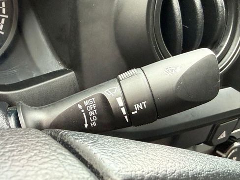 Used 2021 Toyota Tacoma SR AWD/4WD image 38